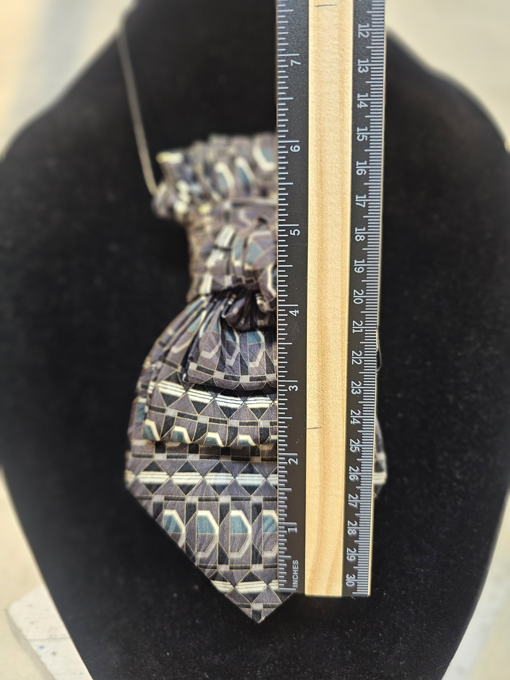 Women's Black Gray And Green Geometric Pattern Necktie Necklace - Picture 5 of 6